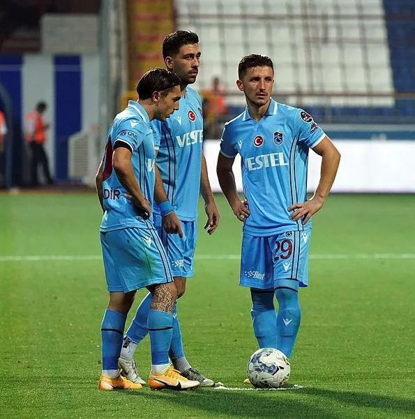 trabzonspor-istanbulda-kendine-geldi-trezeguetnin-goluyle-umraniye-yi-devirdi-1662164658375.jpeg