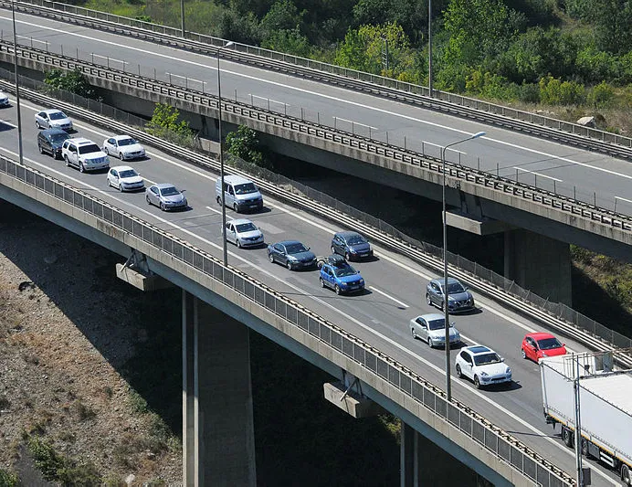 TEM’de bayram yoğunluğu! Trafik başladı