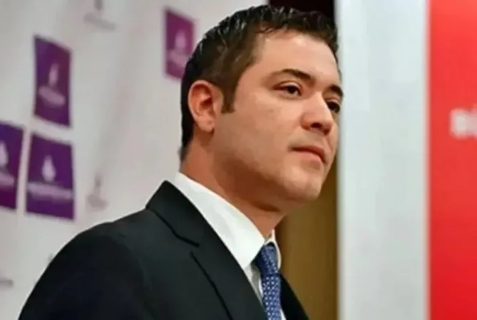 Şaibeli kurultay kampı