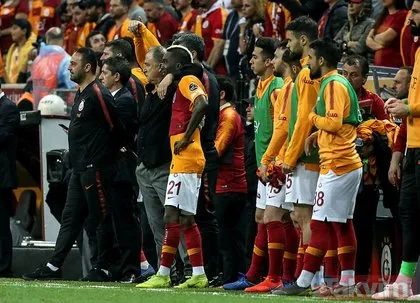 Galatasaray’da sol kanat harekatı! 4 aday var