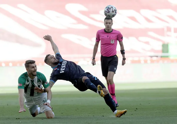 canli-konyaspor-trabzonspor-maci-canli-anlatim-izle-1620749925391.jpg Konyaspor 1-1 Trabzonspor | Maç Özeti-2