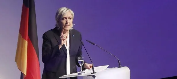 Le Pen: Avrupa Birliği öldü