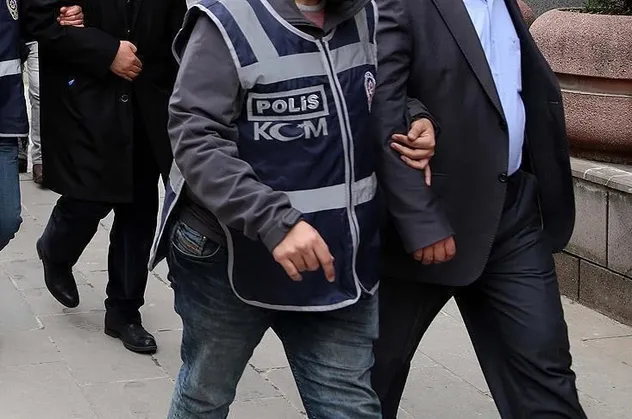 İzmir merkezli 40 ilde FETÖ operasyonu!