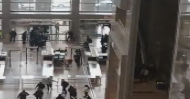 İstanbul Adalet Sarayı'na kesici aletle girmeye çalışan şüpheli gözaltına alındı