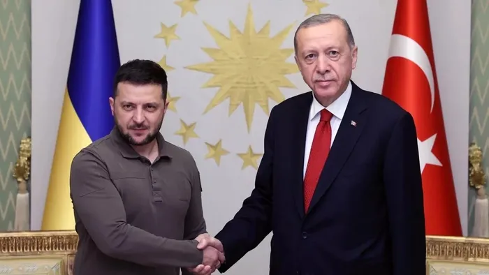 baskan-erdogan-somali-cumhurbaskani-hasan-seyh-mahmud-ve-ukrayna-cumhurbaskani-volodimir-zelenskiy-ile-gorustu-1704477902006.jpeg