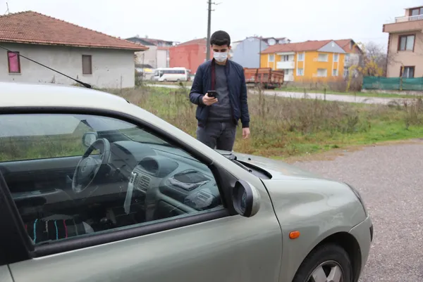 kocaeli-kartepede-lise-ogrencisi-burak-erkanli-babasinin-2003-model-otomobilini-akilli-arabaya-cevirdi-1608113425382.jpg Kocaeli Kartepe'de lise öğrencisi Burak Erkanlı babasının 2003 model otomobilini akıllı arabaya çevirdi-4