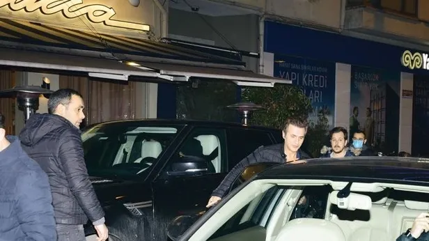 Gece kulübü Lucca'ya alınmadı defalarca ateş açtı! Şarkıcı Teoman da içerideydi! Herkes masanın altına yattı-5