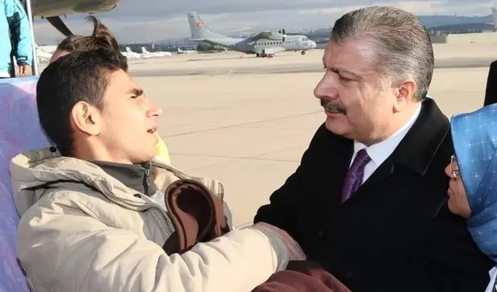 turkiye-gazzenin-yaninda-saglik-bakani-fahrettin-koca-duyurdu-292-gazzeli-tedavi-icin-yurda-getirildi-1704024942169.jpeg Türkiye Gazze'nin yanında! Sağlık Bakanı Fahrettin Koca duyurdu: 292 Gazzeli tedavi için yurda getirildi-2