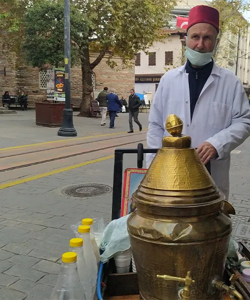 bakir-kazanda-sutle-pirisilen-sifali-osmanli-salebi-1636612093852.jpg Bakır kazanda sütle pirişilen şifalı Osmanlı salebi...-5