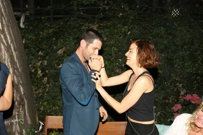 survivor-keremcemin-aylar-suren-evliligi-eski-esi-oyuncu-cikti-1767703598585.jpg Survivor Keremcem’in aylar süren evliliği: Eski eşi oyuncu çıktı-6