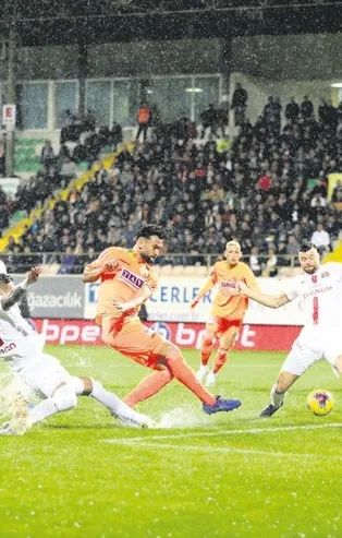 Antalya derbisinde puanlar kardeş payı