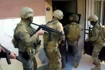 İzmir'de FETÖ'ye operasyon: 23 gözaltı