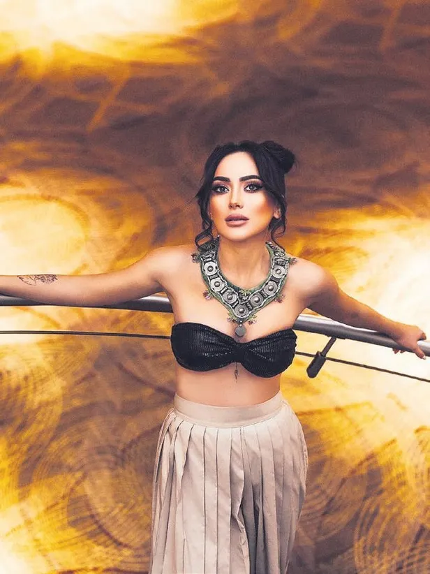 Pelin Karahan'ın kadrosunda olduğu "Şaşırt Beni" isimli tiyatrona oyuncu akını-12