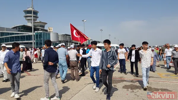Fethin 569. yılında Atatürk Havalimanı'nda büyük coşku! İlk fidanı Başkan Erdoğan dikti, SOLOTÜRK'ten nefes kesen gösteri - 10