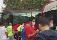 Son dakika: Lalelide tramvay ile otobüs çarpıştı