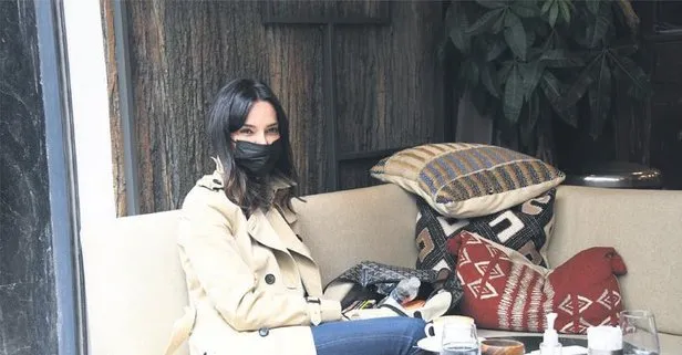 Keyifsiz Hande