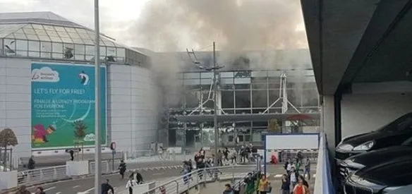 Belçika'nın başkenti Brüksel'de Zaventem Havalimanı'nda ve Maelbeek metro istasyonunda üç ayrı terör saldırısı düzenlendi. 32 kişinin hayatını kaybettiği, 270 kişinin yaralandığı saldırıları terör örgütü DEAŞ üstlendi