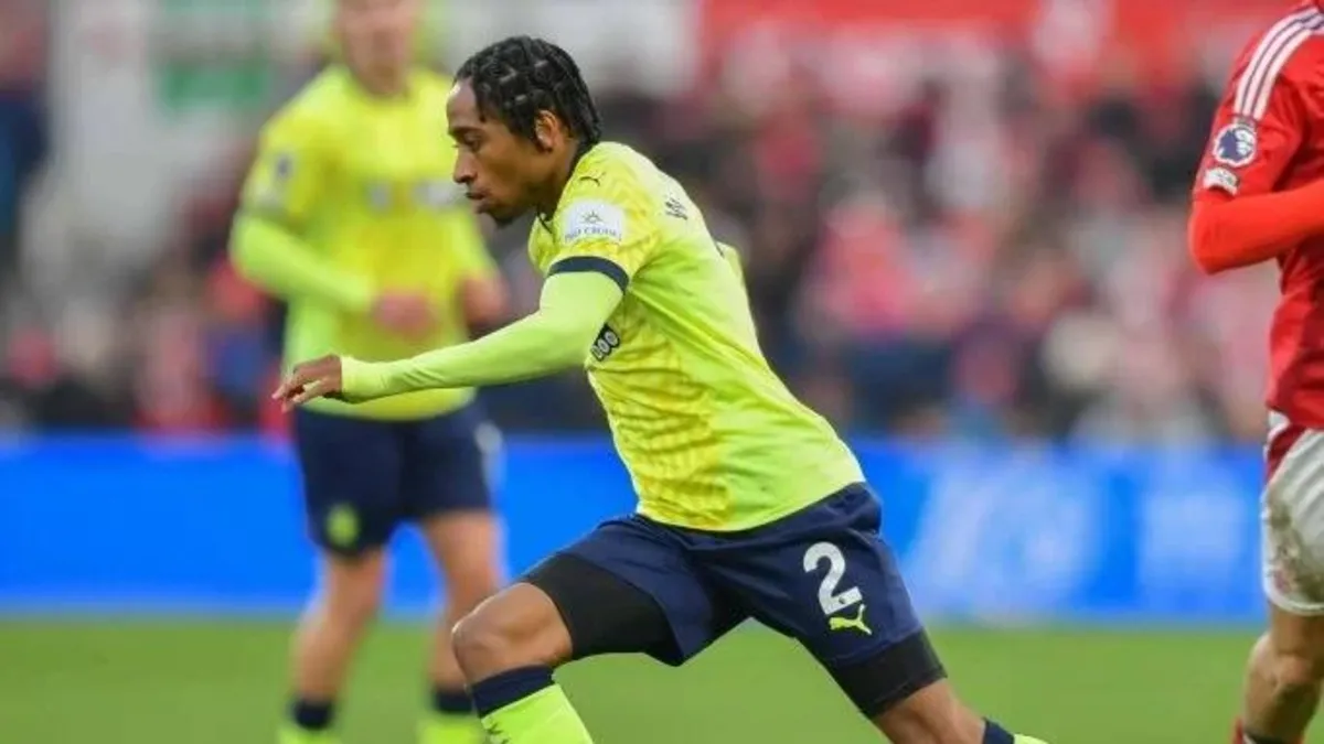 Galatasaray'da Kyle Walker-Peters sesleri!