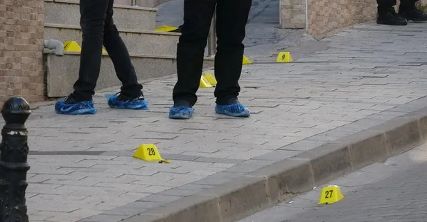 Çanakkale'de polis merkezinin önünde kan aktı! Husumetli iki grup birbirine girdi: Savaş alanında 6 yaralı, 11 gözaltı