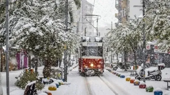 İstanbul'a kar ne zaman yağacak? Meteoroloji uyardı: Rusya ve İzlanda soğukları 56 ile yayılıyor!