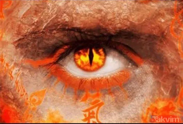 Deccal, Arapça bir kelimedir, "decl" kökünden gelir. Sözlüklerde verilen mânâya göre Deccal, "yalancı, hîlekâr; zihinleri, gönülleri, iyi ile kötüyü, hak ile...