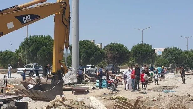 cesmedeki-romanlardan-chpli-belediyeye-isyan-1592588290234.jpeg Çeşme’deki Romanlardan CHP’li belediyeye isyan!-1