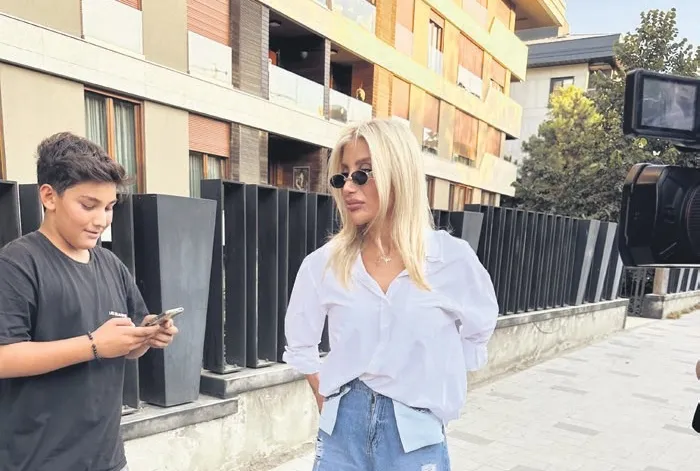 Makyajım pahalı ağlayamam