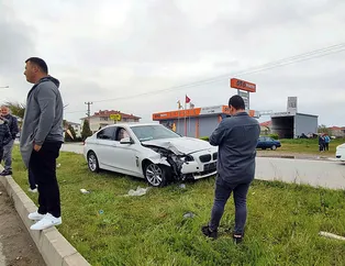 Zincirleme kaza! Kaçmaya çalışırken direğe çarptı