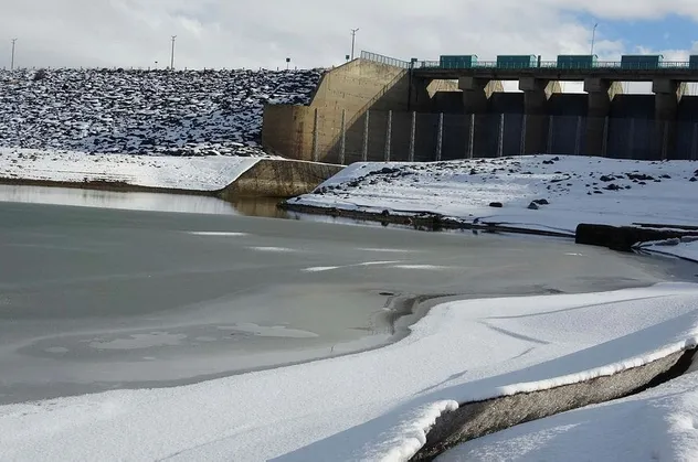 Van'da baraj gölü dondu! Hava sıcaklığı sıfırın altında 20 dereceye kadar düştü