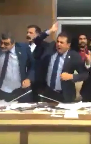CHP ve HDP'li vekillerden büyük provokasyon