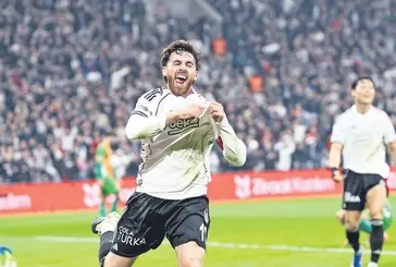 Orkun Kökçü Alanyaspor maçında kafa golüyle sezondaki 9. golünü attı