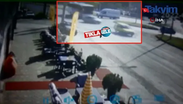 Korkunç kaza kamerada! Yolcu otobüsüyle otomobilin böyle çarpıştı