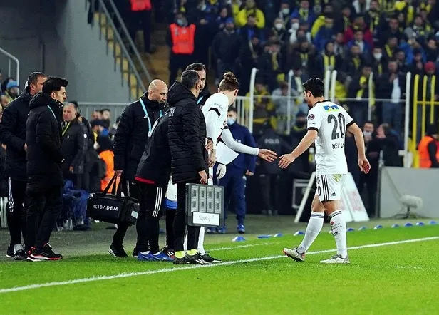 ali-koc-istifa-sesleri-fenerbahce-2-2-besiktas-mac-sonucu-1639937653763.jpeg