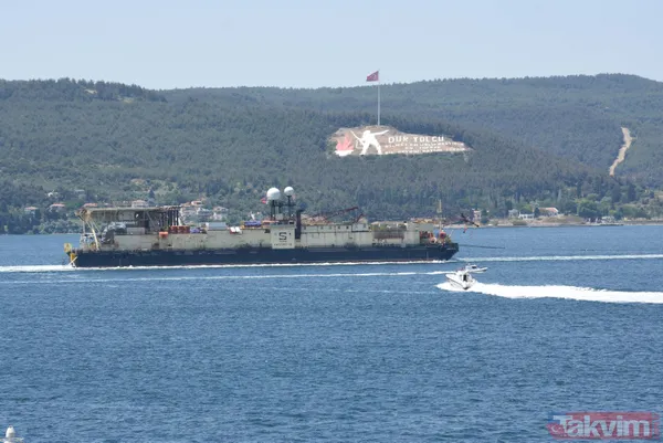 Karadeniz gazını karaya çıkarmak için deniz tabanına boruları yerleştirecek 'Castoro 10' gemisi Çanakkale Boğazı'ndan geçti - 3