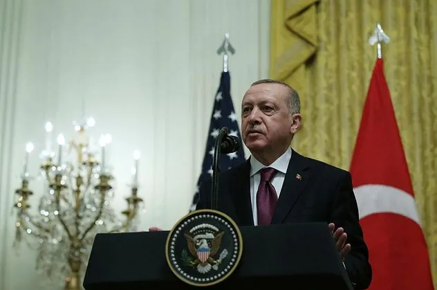 Başkan Erdoğan'dan haddini aşan muhabire tokat gibi yanıt: Benim partimin 50'yi aşkın Kürt milletvekili vardır