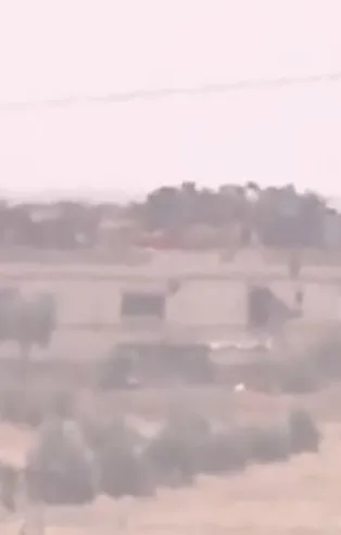 A Haber Suriye'de terör mevzilerini görüntüledi! Sözde karargaha rejim bayraklı kamuflaj! Keskin nişancı ve teröristler...