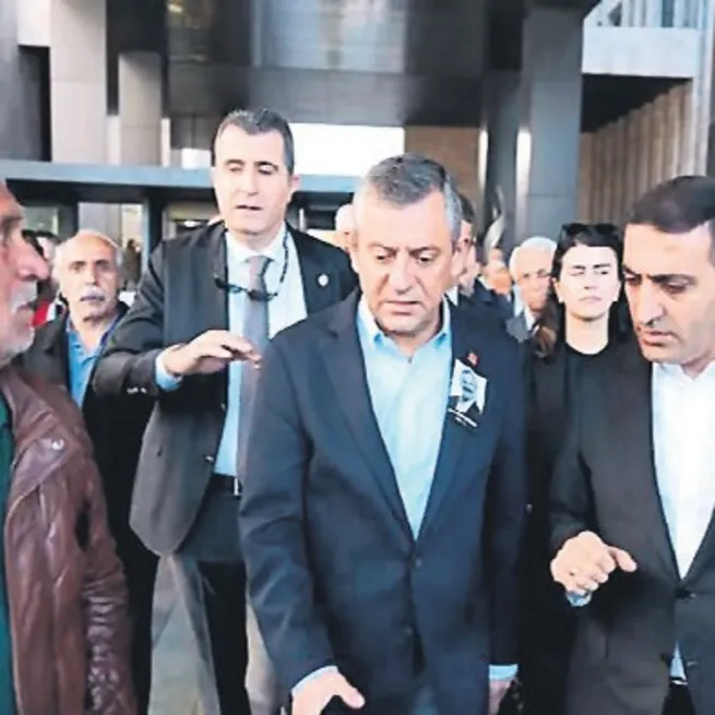 Özel eleştiri