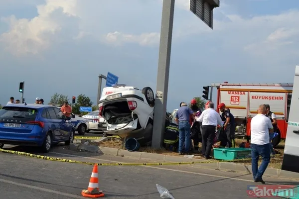Manisa'da facia gibi kaza! 3 ölü 2 yaralı - 10