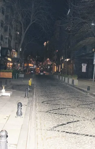 Eğlenceye kapalıyız! Eğlence mekanları şehitlerin acısına ortak olmak için kepenk kapattı