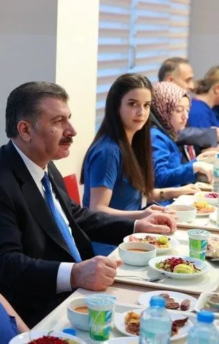 Sağlık Bakanı Fahrettin Koca maskesiz günlerin sinyalini verdi! "Bayramı bayram gibi yaşayacağız"
