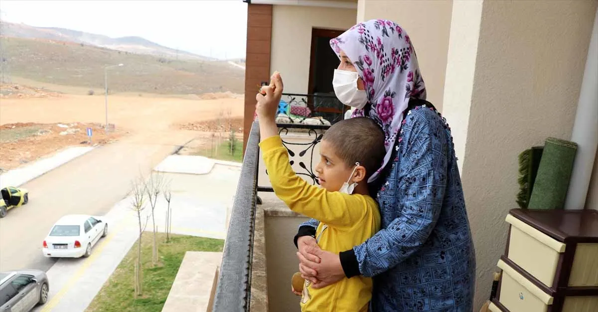 Başkan Erdoğan’ın tedavisini üstlendiği 7 yaşındaki Taha Sis hayalindeki eve kavuştu