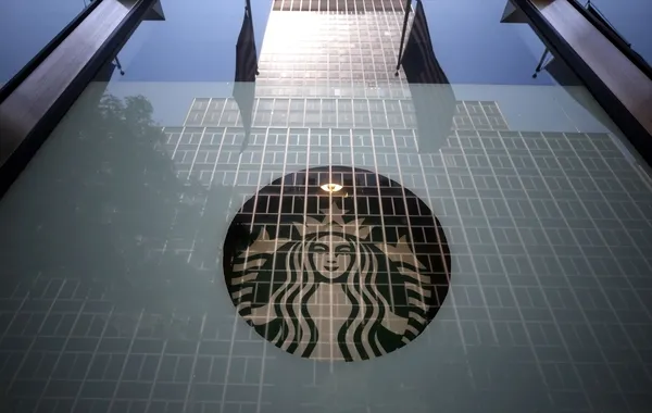 Starbucks 8 bin şubesini ırkçılık eğitimi için kapatacak-1