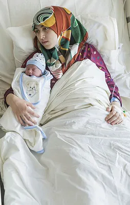 Anne ile kızı aynı anda doğum yaptı