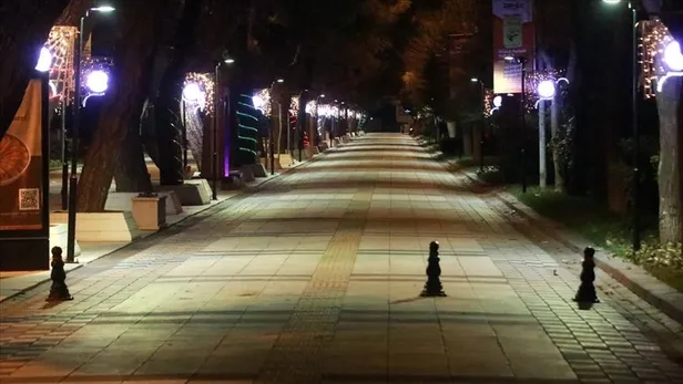SON DAKİKA: Bakanlık cevapladı: Cuma namazına gitmek serbest mi? Kısıtlama kaç gün sürecek? Kimler muaf? Nereler açık?-14