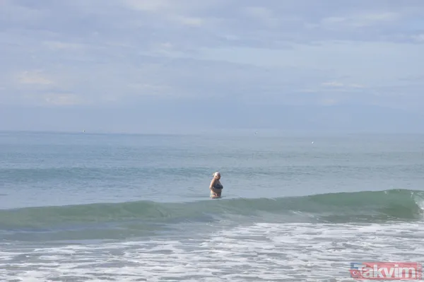 Aralık ayının ortasında deniz keyfi! Görüntüler Antalya Side'den - 2