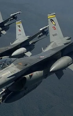 Türk jetleri Kandil'e bomba yağdırdı