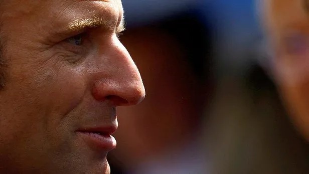 Fransa'da Macron'a büyük şok! Temizlik işçisi Rachel Keke eski Fransa Spor Bakanı Roxana Maracineanu'yu yenerek milletvekili seçildi-4