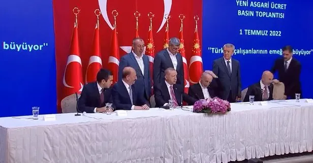 Son dakika: Asgari ücrete zam açıklamasında güldüren anlar! Başkan Erdoğan’dan Ergün Atalay’a: Senin başında da saç kalmadı ya