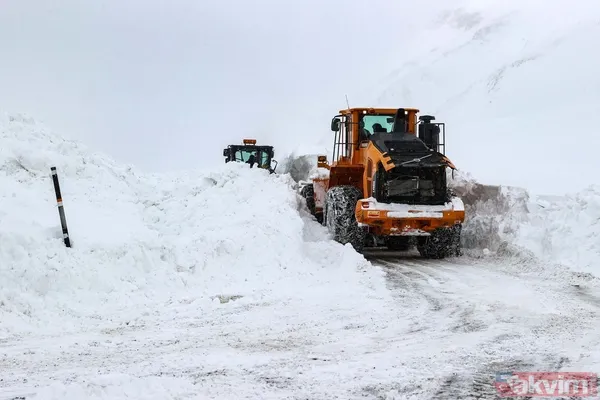 Geçtiğimiz yıl Türkiye'de 2 metre ile en yüksek kar kalığının ölçüldüğü Van-Bahçesaray yolunda amansız mücadele - 22