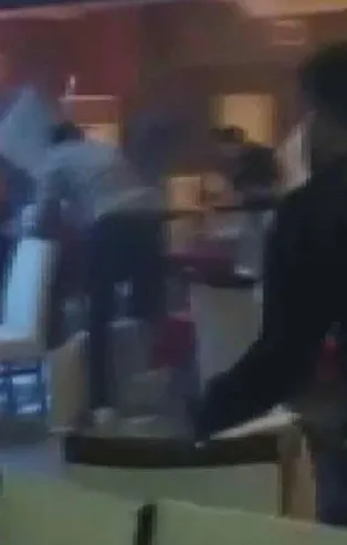 İstek parça tartışması olaylı bitti! Ortalık savaş alanına döndü